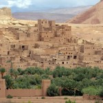 Neben tollen Stränden gibt es in Marokko auch andere Sehenswürdigkeiten, wie z. B. Kashba Ait Ben Haddou.