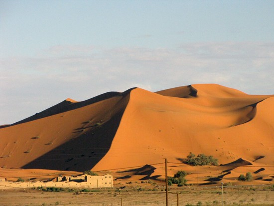 Die Wüste Erg Chebbi - eine Herausforderung für Mensch und Motorrad.
